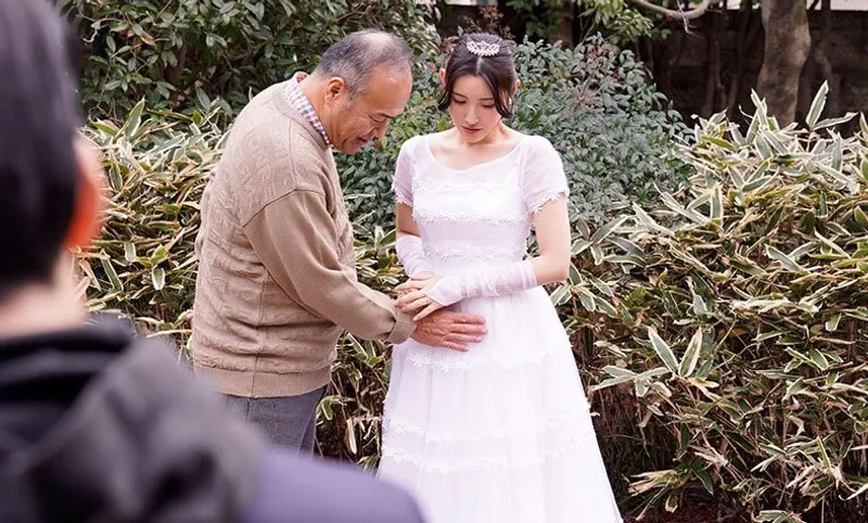 Anh xã quá yếu, bà xã dù yêu nhưng vẫn thường địt với bố người chồng đến có thai